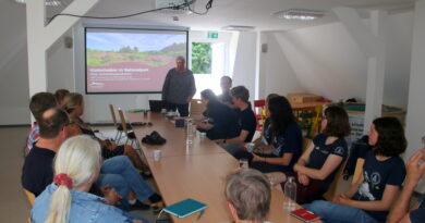 14.06.2025 Pflege- und Entwicklungsmaßnahmen in der Küstenheide auf Wangerooge 14.06.2025 Pflege- und Entwicklungsmaßnahmen in der Küstenheide auf Wangerooge